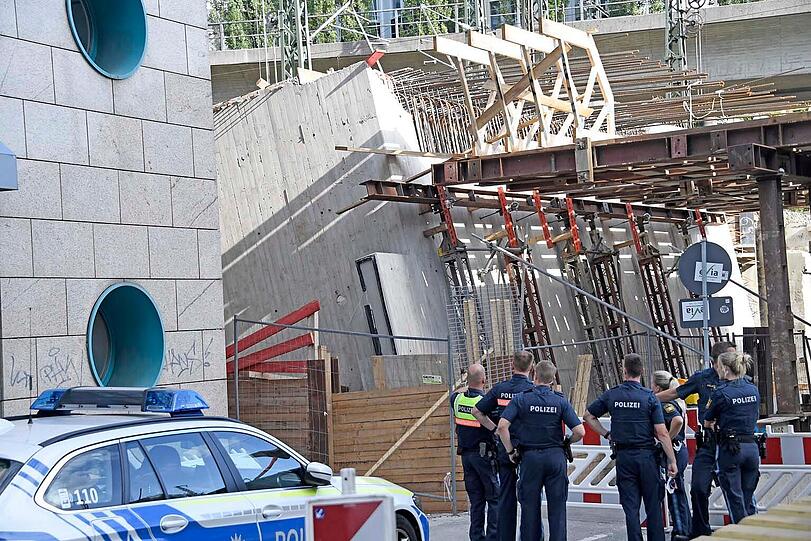 Teile der Brückenschalung waren akut einsturzgefährdet.