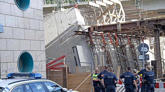 Teile der Brückenschalung waren akut einsturzgefährdet.