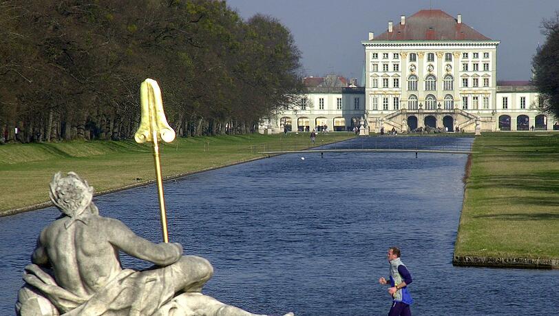 Das Areal grenzt an den Nymphenburger Schlosspark und wird Platz für bis zu 2000 Wohnungen bieten. Das Areal grenzt an den Nymphenburger Schlosspark und wird Platz für bis zu 2000 Wohnungen bieten.