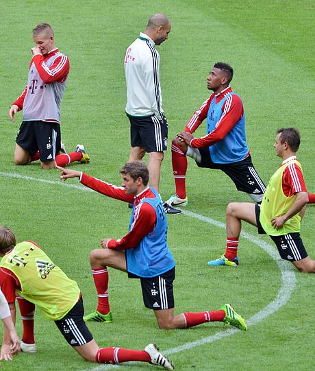 Das erste Training unter Pep! Wir zeigen die besten Bilder vom Trainingsauftakt der Bayern!