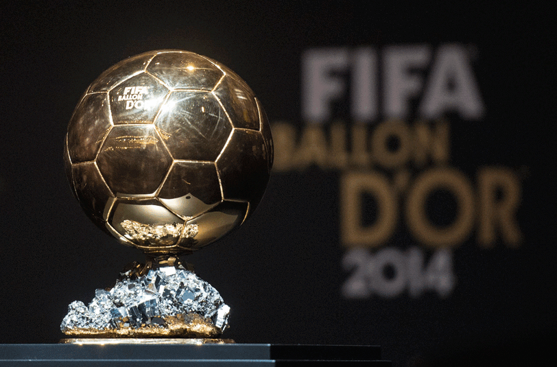 Das ist sie, die prestigeträchtige Auszeichnung: der Ballon d'Or für den FIFA-Weltfußballer.