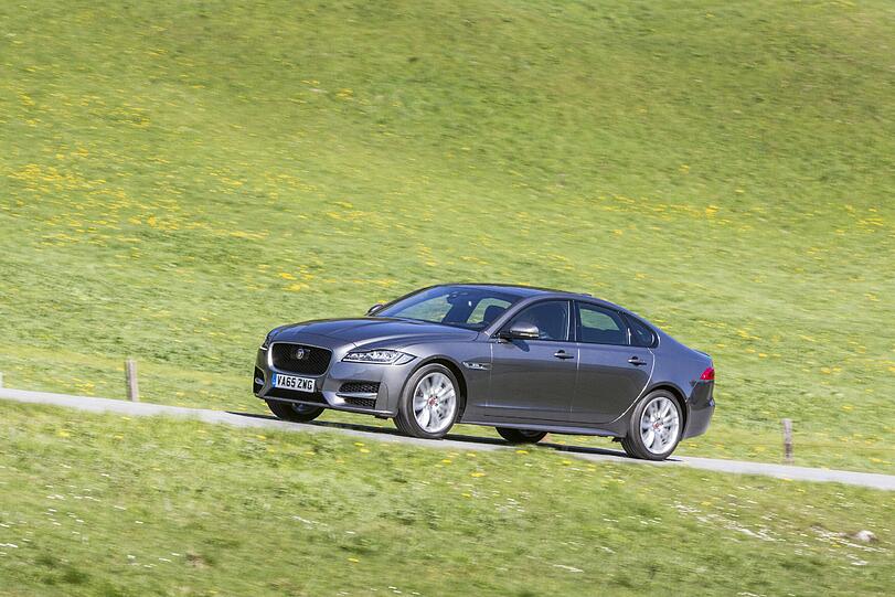 Neu bei den Briten ist auch die Kombination aus Zweiliter-Diesel und Allradantrieb namens 20d AWD.