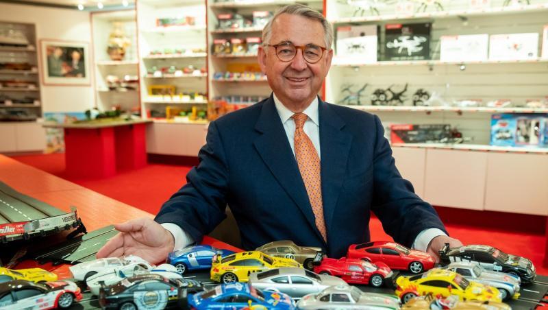 Kurt Hesse, Vorstand des Modellherstellers Autec AG: Der Modellautohersteller Autec aus Nürnberg hatte die Muster von zwei Varianten des 911ers löschen lassen - dagegen hatte Porsche geklagt.