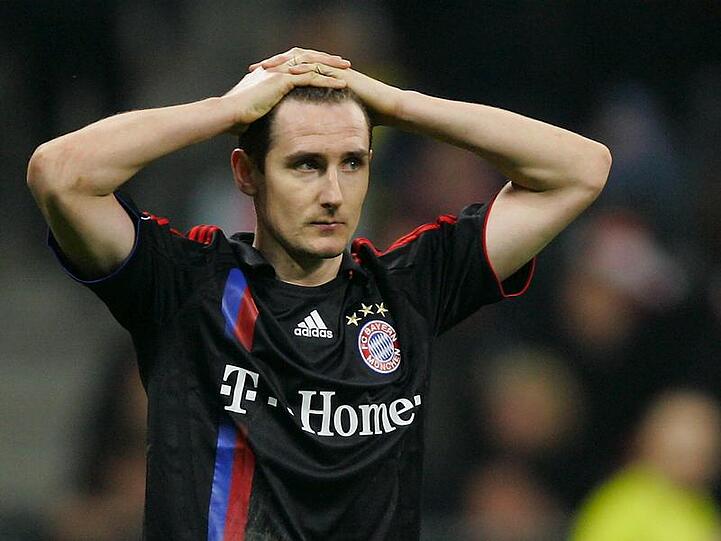 Bayern-Stürmer Miroslav Klose ist über die Verletzung und das Remis enttäuscht.