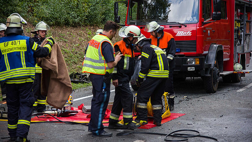 Sechs zum Teil schwerverletzte Personen sind die traurige Bilanz eines Unfalls im Landkreis Main-Spessart.