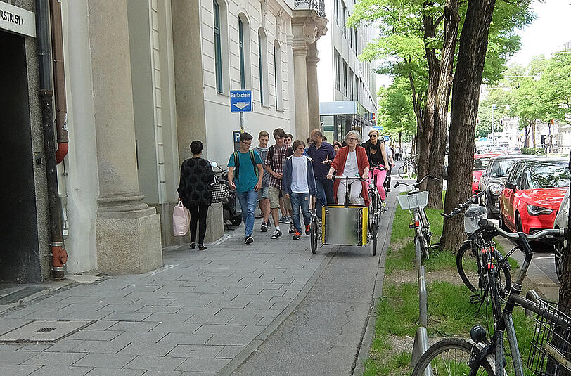 Brennpunkt Brienner Straße: Hier wird es oft richtig eng, wenn Radler und Fußgänger aufeinandertreffen.