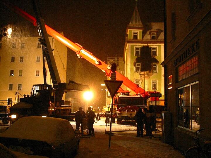 14. Februar 2005: Ein riesiges Loch klaffte in der Fassade des Hauses Donnersbergerstraße 42.