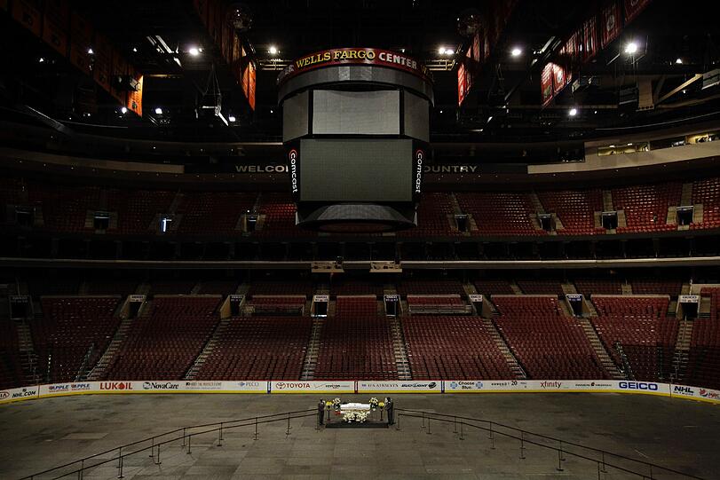 Bereits am Samstag hatte im Wells Fargo Center in Philadelphia eine öffentliche Trauerfeier stattgefunden.