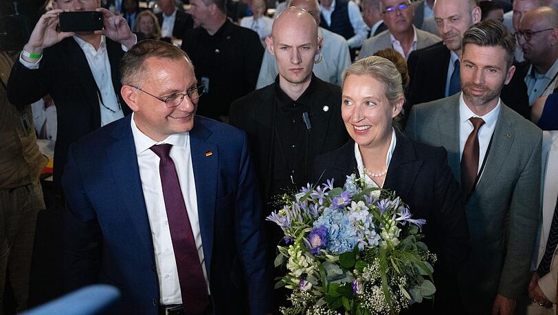 Für Alice Weidel lief die Wiederwahl zur Bundesvorsitzenden etwas besser als für den Co-Vorsitzenden, Tino Chrupalla. Für Alice Weidel lief die Wiederwahl zur Bundesvorsitzenden etwas besser als für den Co-Vorsitzenden, Tino Chrupalla.