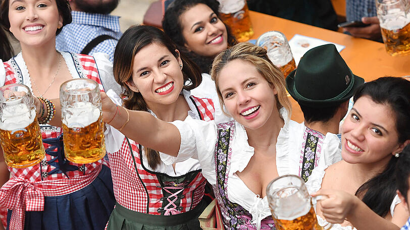 Ein Prosit auf die Gemütlichkeit.