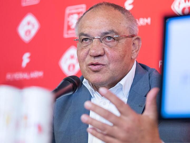 Felix Magath vom Drittligisten Würzburger Kickers kritisiert den DFB.