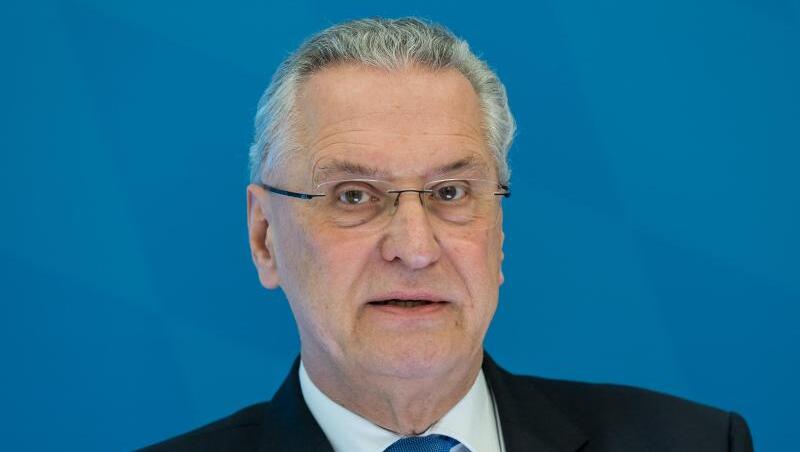 Joachim Herrmann (CSU), Innenminister von Bayern. Foto: Peter Kneffel/Archiv Joachim Herrmann (CSU), Innenminister von Bayern. Foto: Peter Kneffel/Archiv