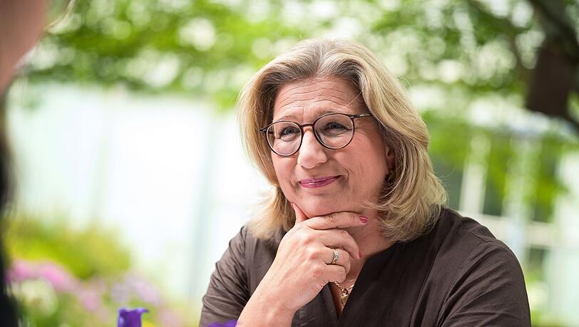 Im Saarland nun in der Politik und beim Kugelstoßen die Nummer eins: Anke Rehlinger.