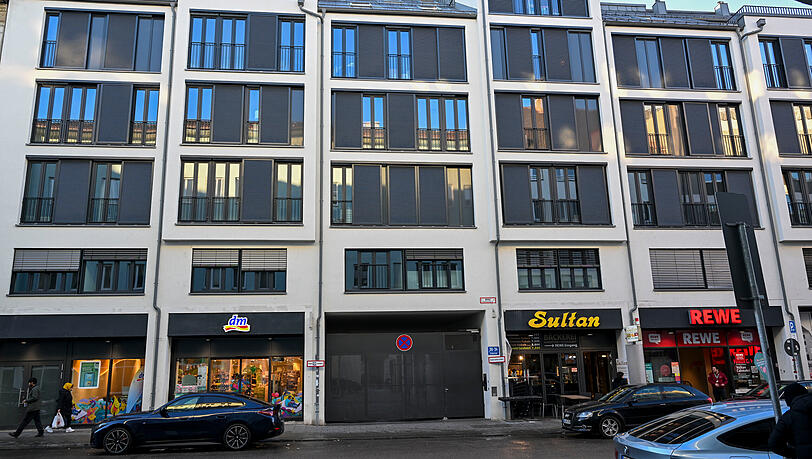 Ziemlich neues Haus, trotzdem Wasserschaden. In der Goethestraße 30 läuft regelmäßig Abwasser in den untersten Stock der Kellerabteile. Der Eigentümer ist sich keiner Schuld bewusst. In vielen Fällen sieht es nach einem Rechtsstreit aus.
