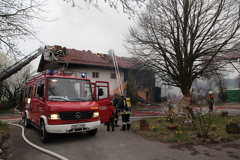 Ebersberg: Großbrand: Bauernhof geht in Flammen auf - Bayern - Abendzeitung München