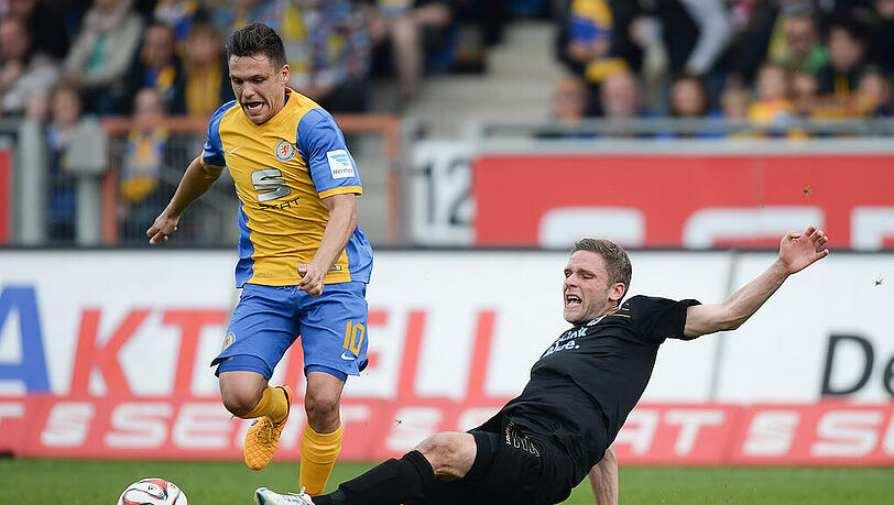 Auch Dominik Stahl konnte die 0:2-Niederlage bei Eintracht Braunschweig nicht verhindern. Auch Dominik Stahl konnte die 0:2-Niederlage bei Eintracht Braunschweig nicht verhindern.