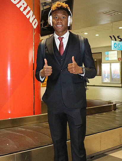 David Alaba nach der Ankunft in Turin.