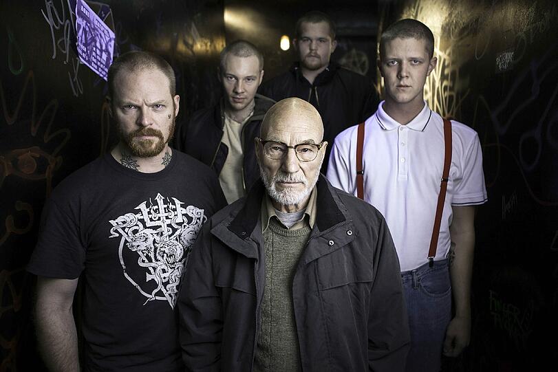 Patrick Stewart als Nazi.