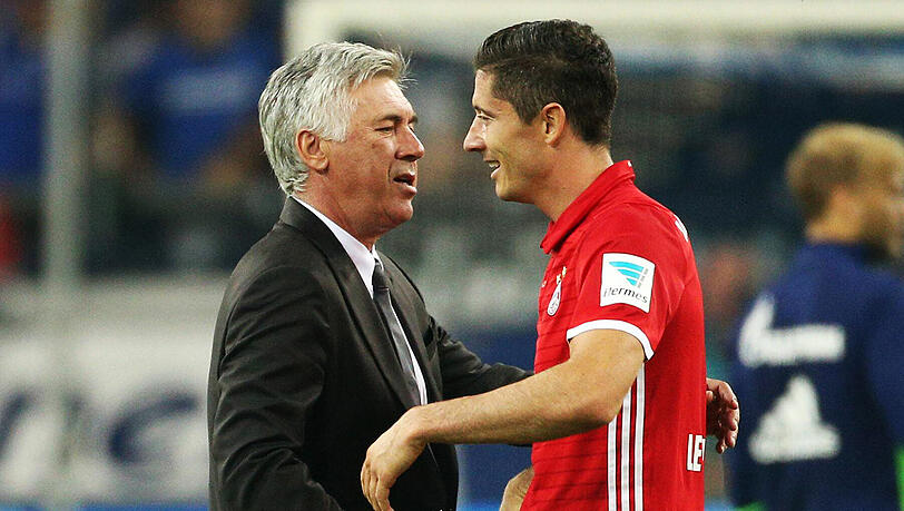 Als Vater wird Lewandowski noch besser spielen, meint Bayern-Trainer Carlo Ancelotti (l.). Als Vater wird Lewandowski noch besser spielen, meint Bayern-Trainer Carlo Ancelotti (l.).