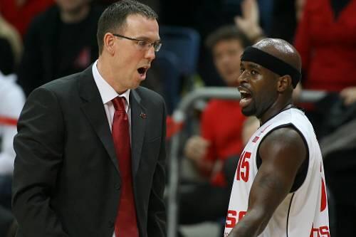 Ist der große buhmann der Fans: Trainer Vhris fleming.