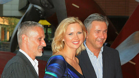 Veronica Ferres mit Jörn Kubicki (l.) und Klaus Wowereit im Jahr 2006.