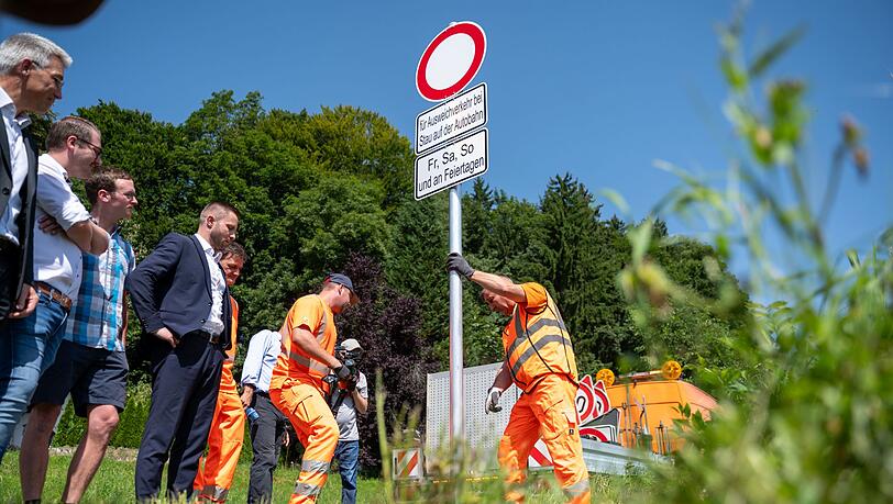 Bei-Stau-auf-A8-k-nftig-Nutzung-von-Ausweichrouten-verboten