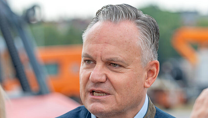 Wirtschaftsreferent und Mitglied im Aufsichtsrat der Flughafen München GmbH, Christian Scharpf. Wirtschaftsreferent und Mitglied im Aufsichtsrat der Flughafen München GmbH, Christian Scharpf.