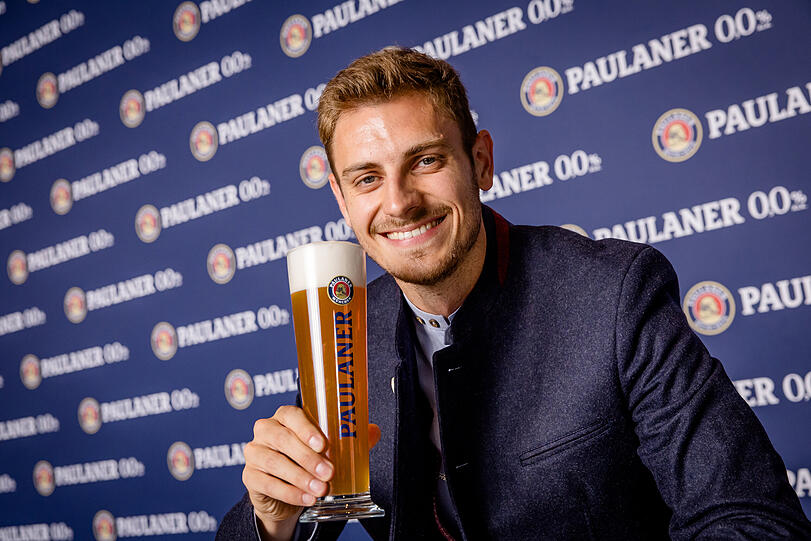 Die Stars des FC Bayern beim alljährlichen Lederhosen-Shooting von Paulaner. Die Stars des FC Bayern beim alljährlichen Lederhosen-Shooting von Paulaner.