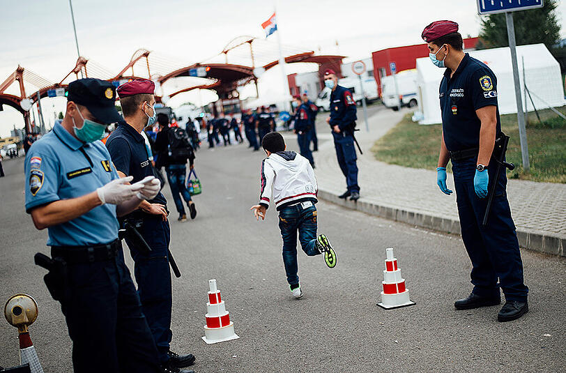 Die Grenze zwischen Ungarn und Kroatien ist jetzt gesperrt. Die Flüchtlinge weichen nun über Slowenien aus.