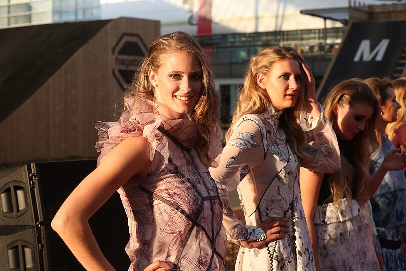 Models und Mountainbiker am Flughafen: Die Bilder vom "Schöne Münchnerin"-Wildcard-Event beim "Bike & Style"-Festival zum Durchklicken.