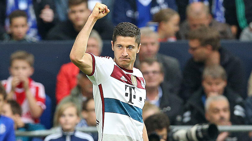 August 2014: Robert Lewandowski feiert seinen ersten Bundesligatreffer für den FC Bayern München &ndash; das 1:0 beim FC Schalke 04.