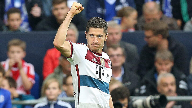 August 2014: Robert Lewandowski feiert seinen ersten Bundesligatreffer für den FC Bayern München – das 1:0 beim FC Schalke 04. August 2014: Robert Lewandowski feiert seinen ersten Bundesligatreffer für den FC Bayern München – das 1:0 beim FC Schalke 04.
