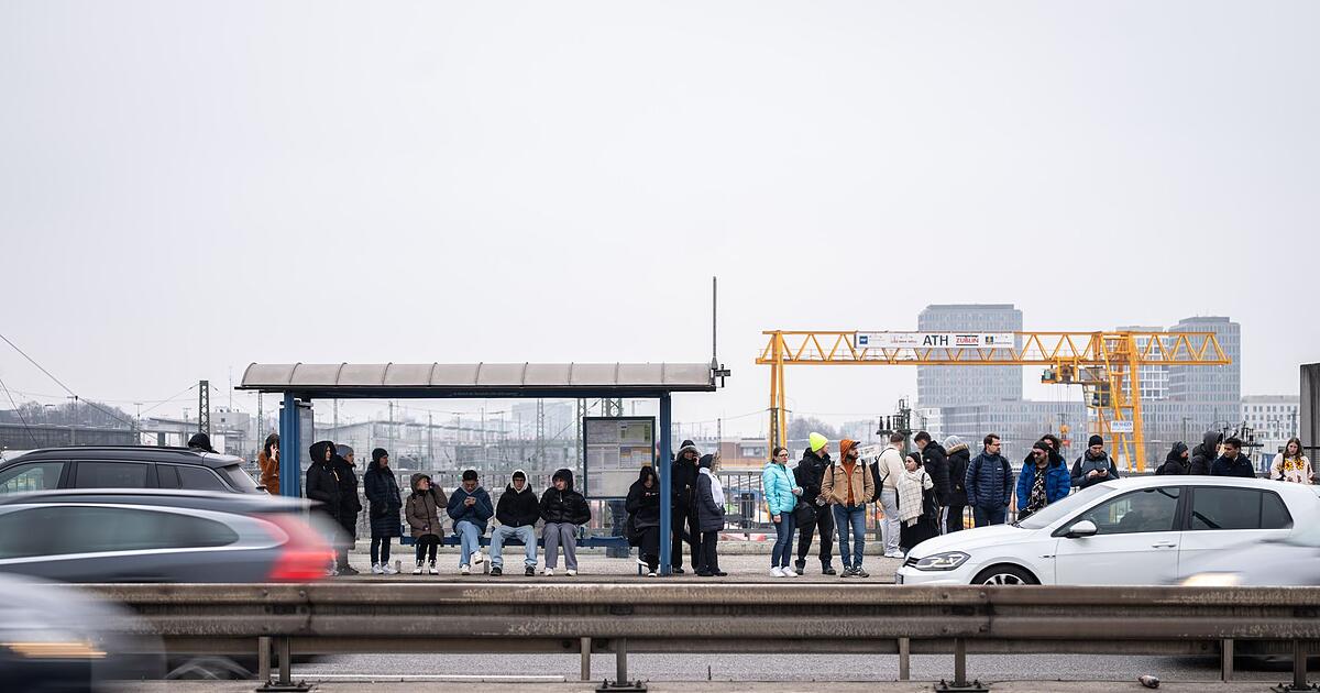 Nach-Warnstreik-Nahverkehr-in-Bayern-l-uft-wieder-an