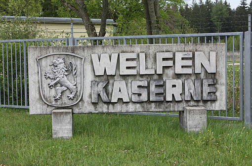 Der Todes-Bunker existiert heute noch, er liegt auf dem Gelände der Welfen-Kaserne.
