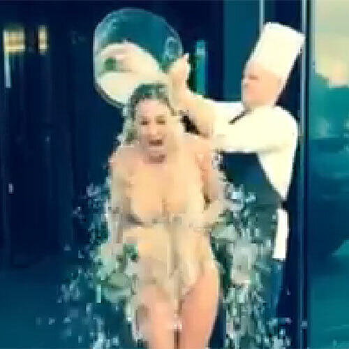 Verona Pooth: Der heiße Auftritt bei der Ice Bucket Challenge...