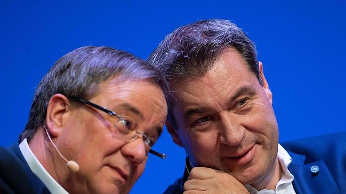 Armin Laschet (CDU, l), Ministerpräsident des Landes Nordrhein-Westfalen, und Markus Söder (CSU), Ministerpräsident des Landes Bayern.