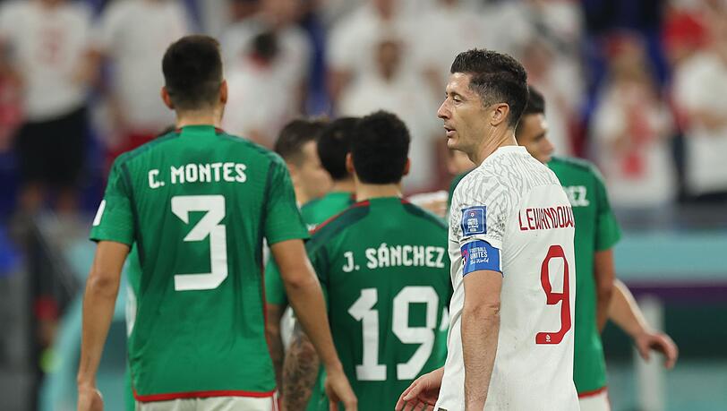 Robert Lewandowski kann den Elfmeter nicht verwandeln. Das Spiel gegen Mexiko endet torlos.