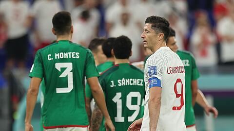 Robert Lewandowski kann den Elfmeter nicht verwandeln. Das Spiel gegen Mexiko endet torlos.