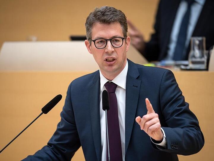 Markus Blume, CSU-Generalsekretär, spricht im Plenarsaal während einer Landtagssitzung. Foto: Sina Schuldt/Archivbild