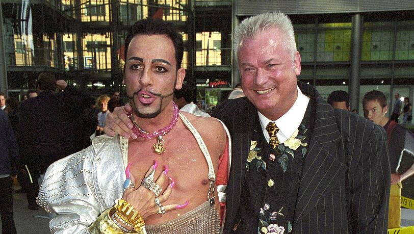 Vor 20 Jahren: Harald Glööckler mit seinem Partner Dieter Schroth. Vor 20 Jahren: Harald Glööckler mit seinem Partner Dieter Schroth.
