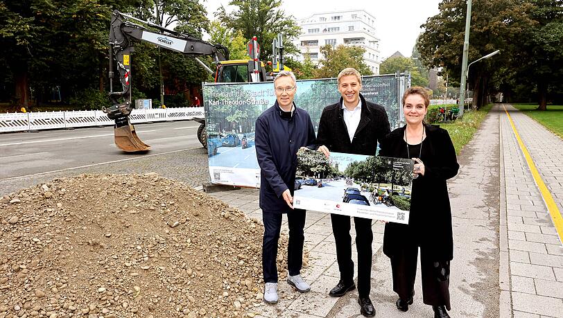 Der Umbau beginnt – und das freut den Mobilitätsreferenten Georg Dunkel (parteilos, links), Bürgermeister Dominik Krause (Grüne) und Baureferentin Jeanne-Marie Ehbauer (Grüne). Der Umbau beginnt – und das freut den Mobilitätsreferenten Georg Dunkel (parteilos, links), Bürgermeister Dominik Krause (Grüne) und Baureferentin Jeanne-Marie Ehbauer (Grüne).