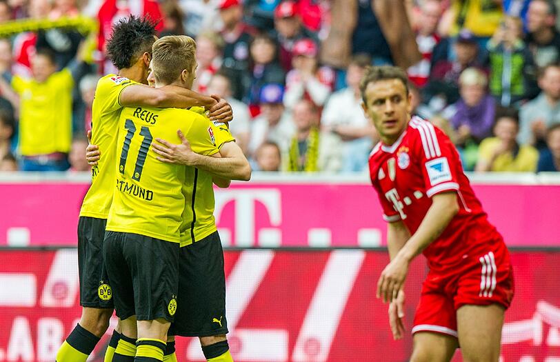 RAFINHA NOTE 6
Wieder drin. Gab einen sehr mittigen, aber wenig effektiven Rechtsverteidiger. Mit ihm hatte Bayern in der Liga seit März 2012 nicht mehr verloren &ndash; alles nur noch Statistik. Am Ende mit Rot nach Rudelbildung raus. Unnötig.