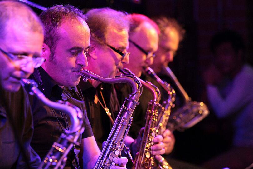 'Tief im Wald'-Bar, am 18.12.: 'Alessandro de Santis'-Big Band