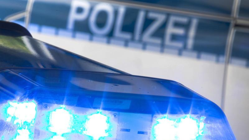 Ein Blaulicht auf dem Dach eines Polizeiwagens. Foto: Friso Gentsch/Archiv Ein Blaulicht auf dem Dach eines Polizeiwagens. Foto: Friso Gentsch/Archiv