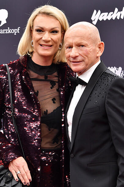 Maria H&ouml;fl-Riesch will mit Partner Johann Schrempf unbedingt auf die Piste.