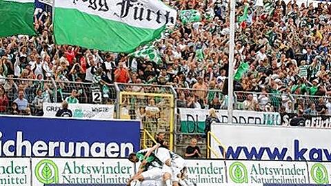 Volle Hütte und dazu jubelnde Fürther: So wäre die Kleeblatt-Welt am Sonntag schwer in Ordnung.