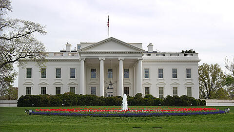 Sollte Jeb Bush die Wahlen nächstes Jahr gewinnen, wäre er nach Vater George (1989-1993) und Bruder George W. (2001-2009) das dritte Familienmitglied, das im Weißen Haus regiert.