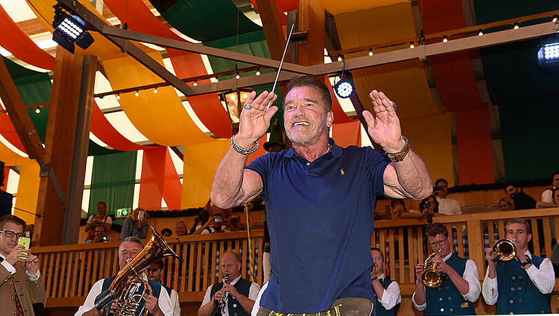 Arnold Schwarzenegger rockte mit seiner Freundin Heather Milligan das Schützen-Festzelt. Arnold Schwarzenegger rockte mit seiner Freundin Heather Milligan das Schützen-Festzelt.