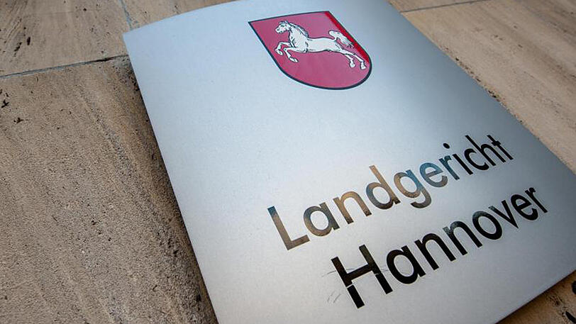 Der Prozess findet vor dem Landgericht Hannover statt.