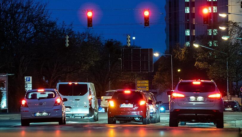 Alle fahren, nur ein 40-Jähriger schaffte es plötzlich nicht mehr vom Fleck. Alle fahren, nur ein 40-Jähriger schaffte es plötzlich nicht mehr vom Fleck.